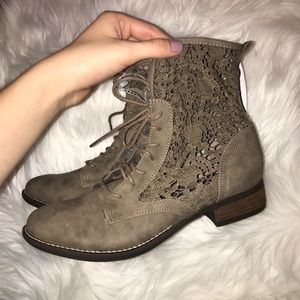Lace tan boots